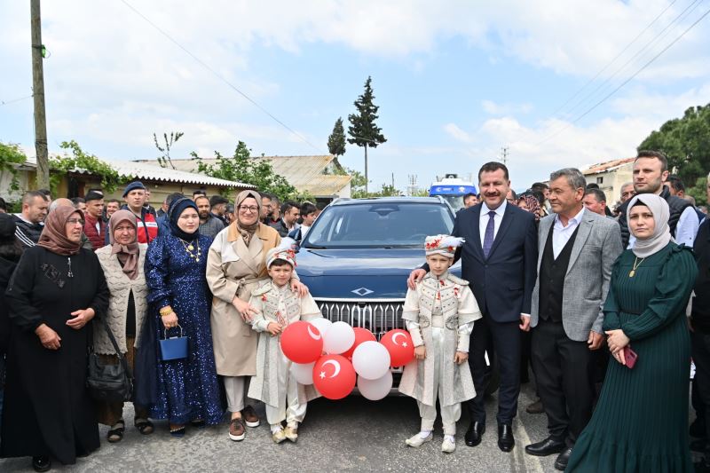 TOGG Balıkesir’de Şehit Çocuklarına Sünnet Arabası Oldu