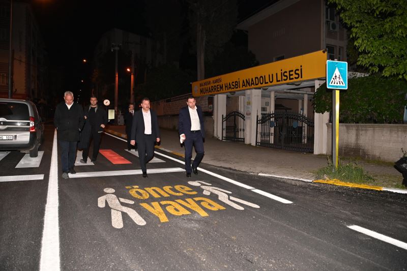Altay Caddesi’nin Asfaltı 5 Günde Yenilendi