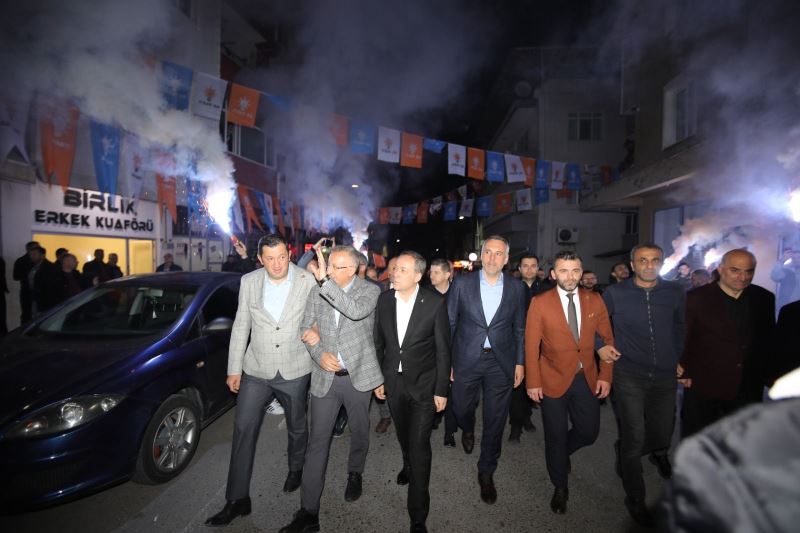 Adapazarı´ndan Tek Ses: Doğrusu AK Parti