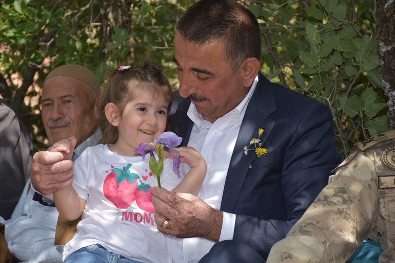 VALİ / BELEDİYE BAŞKAN V.  HACIBEKTAŞOĞLU, AKDOĞMUŞ KÖYÜ ŞENLİKLERİNDE VATANDAŞLARLA BULUŞTU
