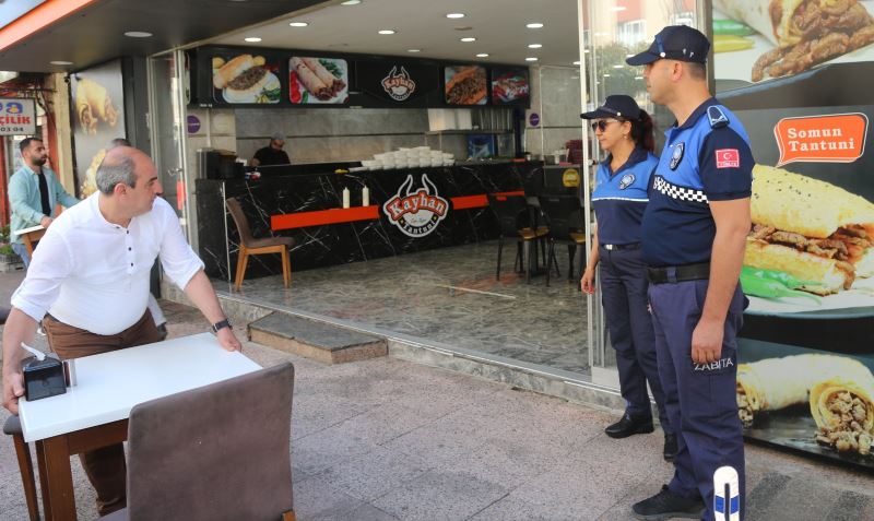 TOROSLAR ZABITASI, KALDIRIM İŞGALİNE GÖZ AÇTIRMIYOR