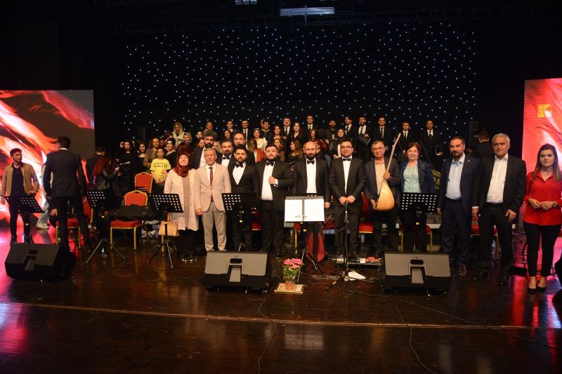 YEŞİLÇAM FİLM MÜZİKLERİ KONSERİ MUHTEŞEM BİR KATILIMLA GERÇEKLEŞTİRİLDİ