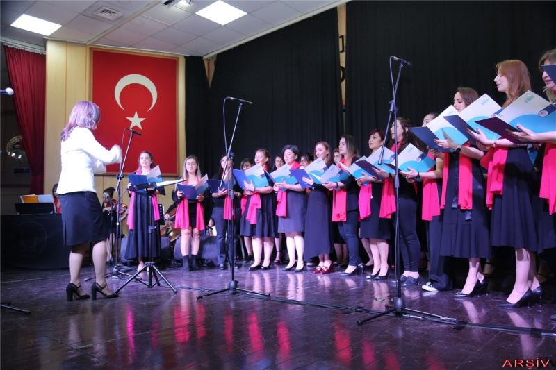 “KADINLAR, ANNELER İÇİN SÖYLEYECEK”