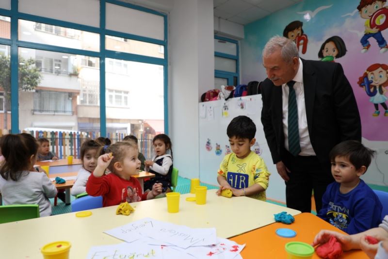 ANNELER EL SANATLARINI ÇOCUKLAR İSE EĞİTİMLERİNİ GELİŞTİRİYOR