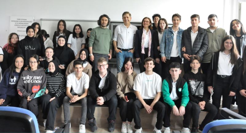 Tiyatronun eğitimdeki yerini anlattı