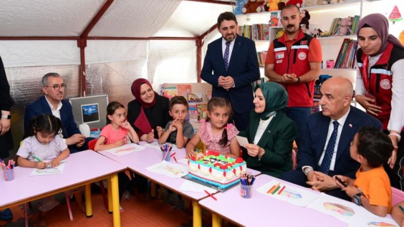 Başkan Güngör, Bakan Göktaş ile Karacasu Geçici Barınma Merkezi’ni Ziyaret Etti