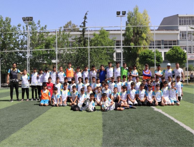 HALİLİYE BELEDİYESİ İLE GENÇLER SPOR VE SANATLA TANIŞIYOR