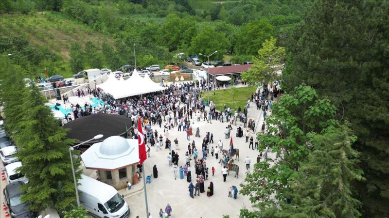 İnegöl’de Turgut Alp’e Torunlarından Vefa