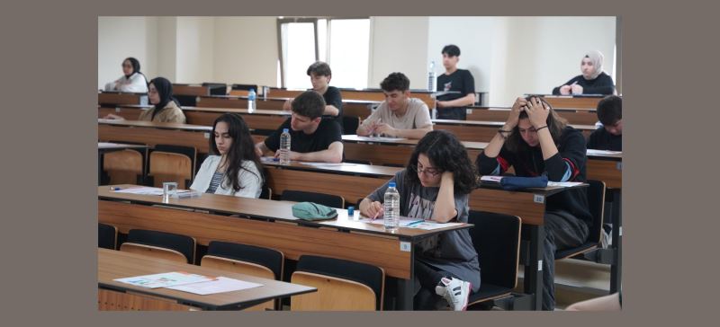 GENÇLER YKS PROVASINDA TER DÖKTÜ