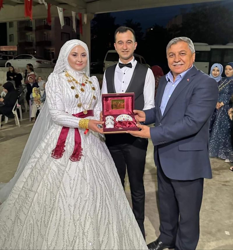 Esra ve Ömer  kardeşlerimizin mutluluklarına ortak olduk.