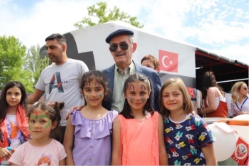 SAZOVA’DA MASAL GİBİ ŞENLİK “BU ŞEHİR DE BU DÜNYA DA SİZLERLE GÜZEL”