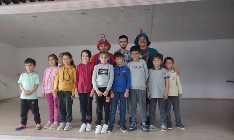 Demircili Çocuklar ‘Karagöz ve Hacivat’la Eğlendi