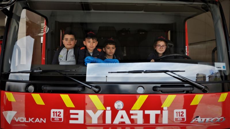 Nevşehir İtfaiyesi’nden Öğrencilere Teorik Ve Uygulamalı Eğitim
