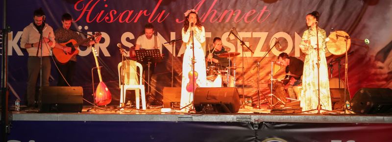 KÜTAHYALILAR TÜRK-MACAR HALK ŞARKILARI İLE EĞLENDİ