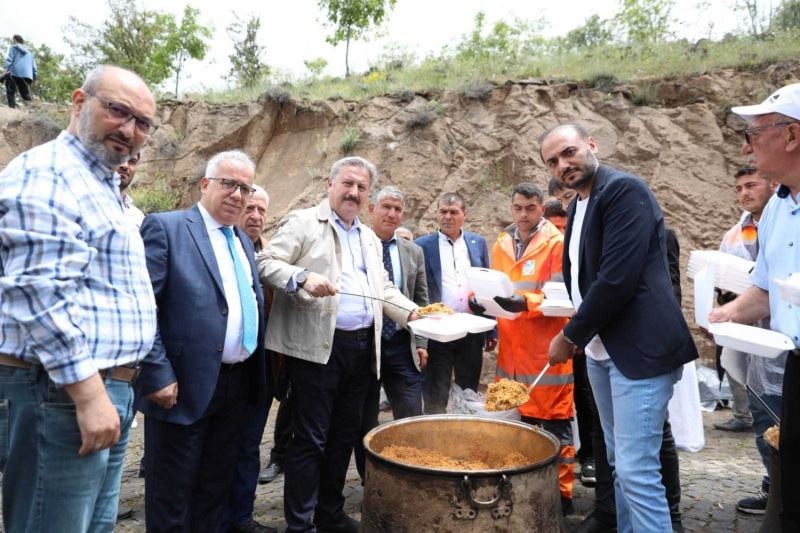 645.  EVLİYALAR GÜNÜ VE PİLAV ETKİNLİĞİ BÜYÜK BİR COŞKUYLA KUTLANDI