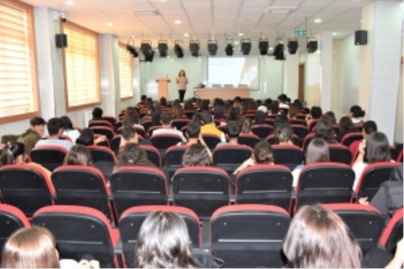 Teknoloji bağımlığı ve madde bağımlılığı seminerlerinden 9 bin öğrenci yararlandı