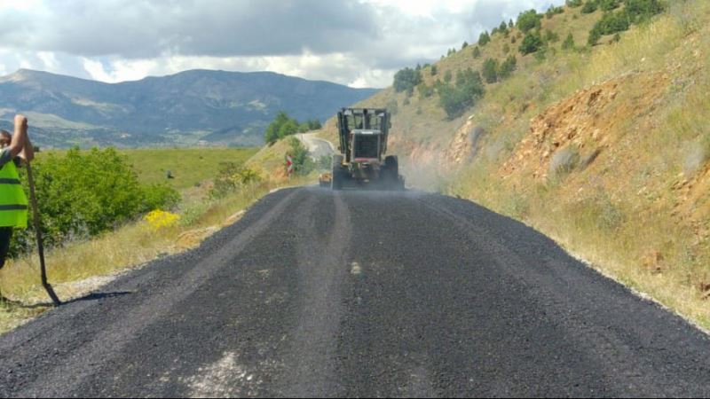 Büyükşehir, Afşin ve Elbistan’da Arterlerin Bakım ve Onarımını Sürdürüyor