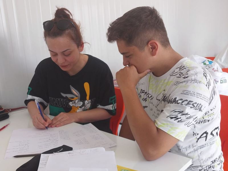 ÇINAR AKADEMİ EĞİTMENLERİNDEN AFETZEDE GENÇLERE YKS ÖNCESİ SON DERS