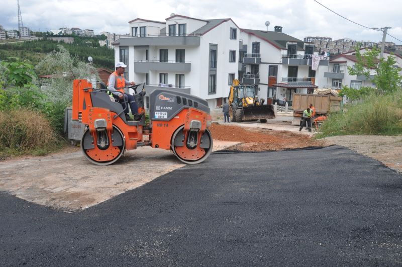 İZMİT BELEDİYESİ, TÜYSÜZLERDE BOZULAN YOLLARI YENİDEN KONFORA KAVUŞTURDU