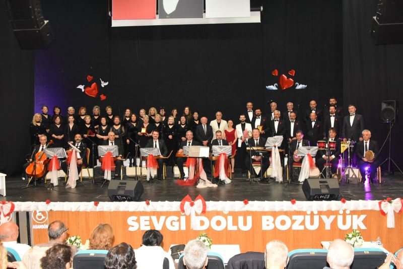BOZÜYÜK’TE “AŞK ŞARKILARI” YANKILANDI