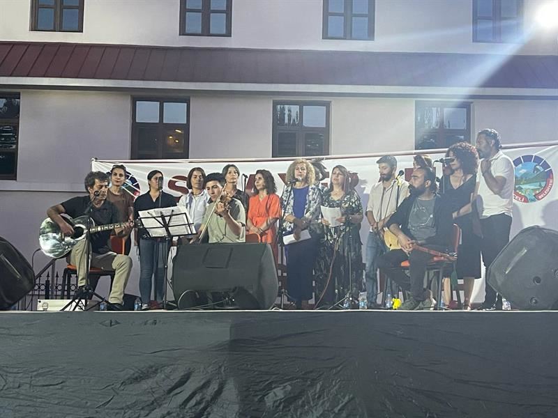 Belediyemiz Kültürel Etkinliklerini Sürdürüyor: Halk Ozanı Mehmet Çapan Sahne Aldı