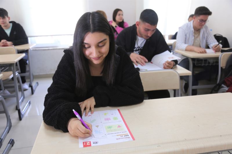 BAŞKAN YILMAZ, YKS’YE GİRECEK ADAYLARA BAŞARILAR DİLEDİ