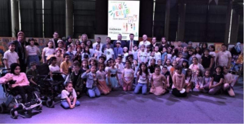 Minik Ressamlar Yaptıkları Resimlerle Hayran Bıraktı