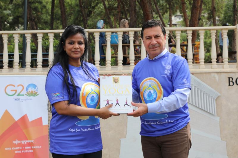 HİNDİSTAN BAŞKONSOLOSU DÜNYA YOGA GÜNÜ ETKİNLİĞİ
