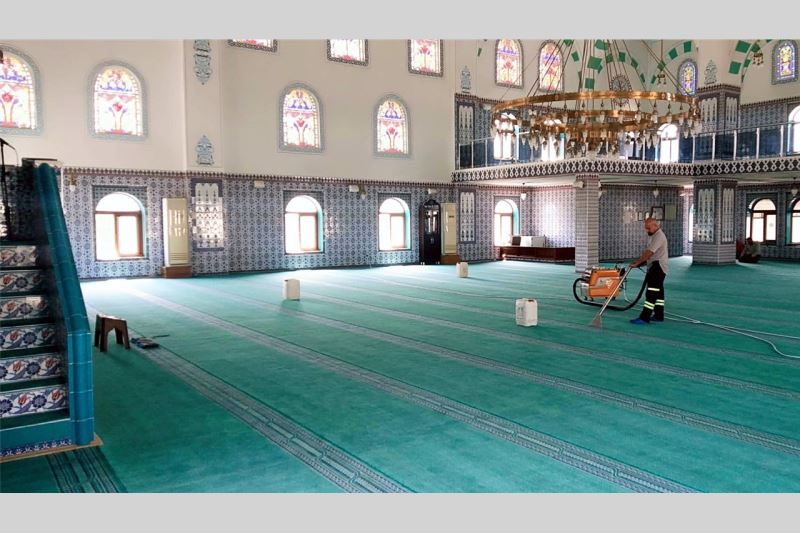 AKDENİZ’DE İBADETHANELER BAYRAMA HAZIRLANIYOR