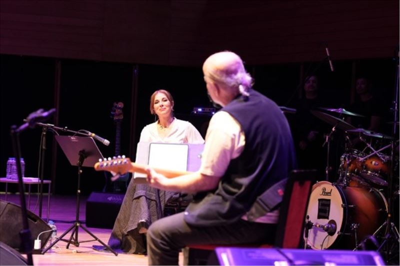 3. İzmir Uluslararası Film ve Müzik Festivali’nde Zuhal Olcay’dan unutulmaz konser