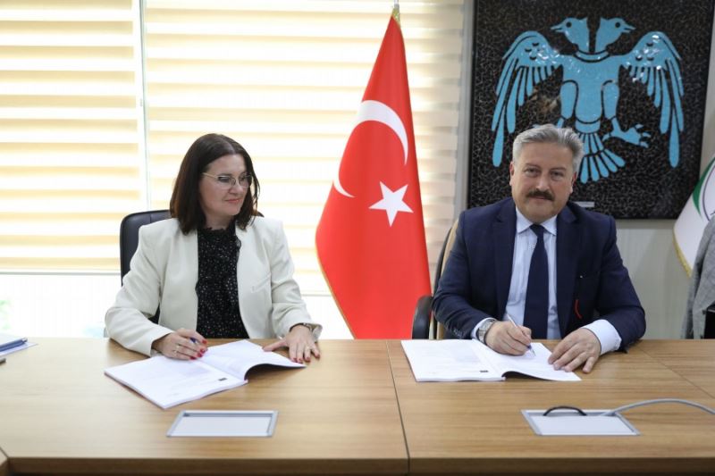 MELİKGAZİ YENİLENEBİLİR ENERJİ KAYNAKLARININ KULLANIMINI ARTIRIYOR