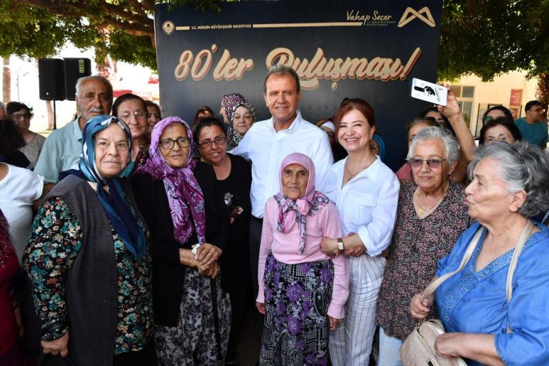 Yaş Almışlar, Büyükşehir’in ‘80’ler Buluşması’nda ‘Yaza Merhaba’ Dedi