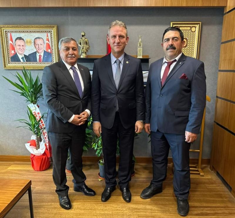 İlçe Başkanımız, İsmail Şafak ile birlikte, Milletvekilimiz,Sn.Mehmet Demir