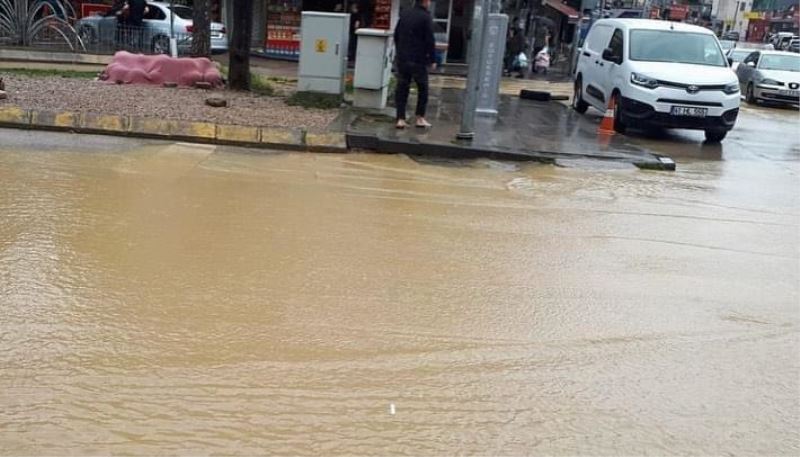 CEM ŞAKOĞLU, KOCAELİ’NİN ALTYAPISINI ELEŞTİRDİ