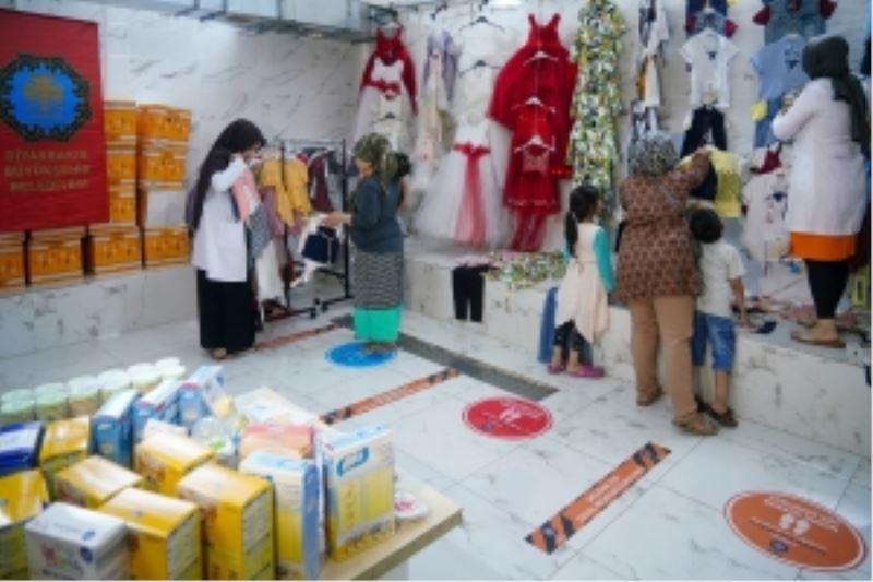 “El Ele Mağazası”ndan bayramlık giyim yardımı