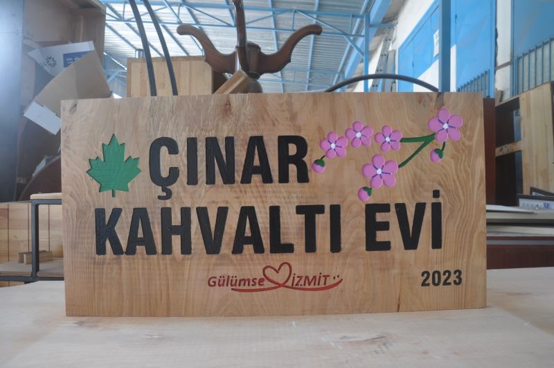 İZMİT BELEDİYESİ KENT İÇİN DURMADAN ÜRETMEYE DEVAM EDİYOR