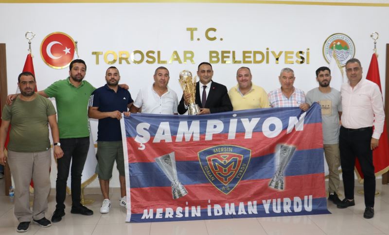MERSİN İDMAN YURDU TARAFTAR DERNEĞİ’NDEN BAŞKAN YILMAZ’A, ŞAMPİYONLUK KUPASIYLA TEŞEKKÜR ZİYARETİ
