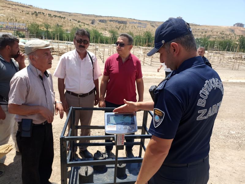 BÜYÜKŞEHİR ZABITASI, KURBAN BAYRAMI ÖNCESİ DENETİMLERE ARALIKSIZ DEVAM EDİYOR