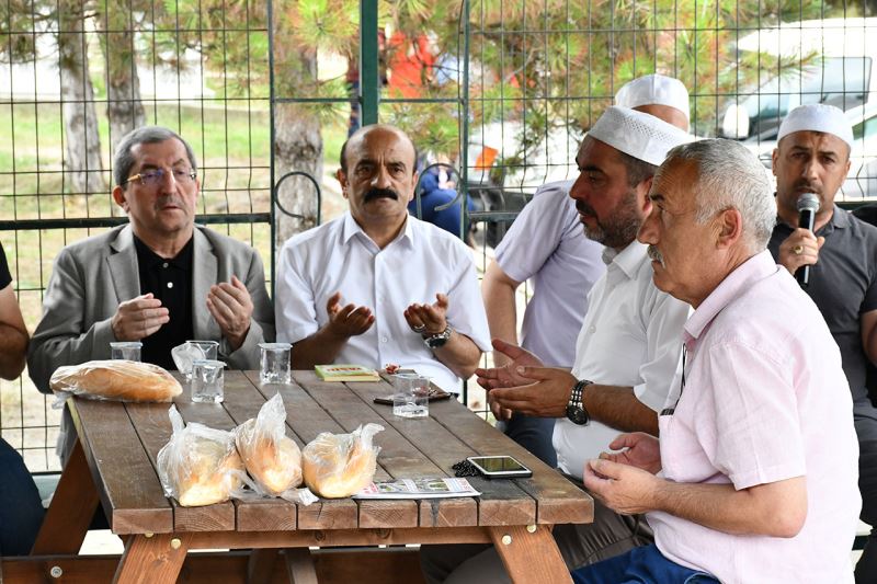 5000 Evler Mahallesi Mezarlığında Kuran-ı Kerim Okutuldu