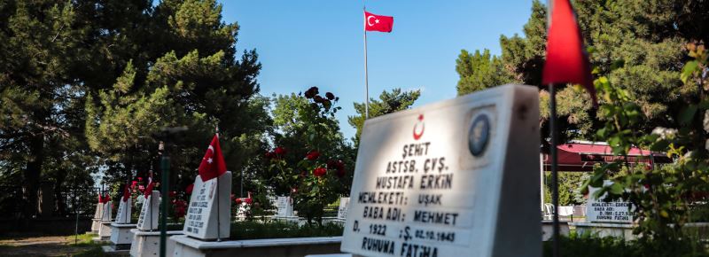 ŞEHİTLERİMİZ ARİFE GÜNÜNDE DUARLARLA ANILDI