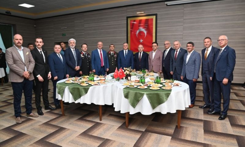 Protokol, Bayram Geleneğini Bozmadı