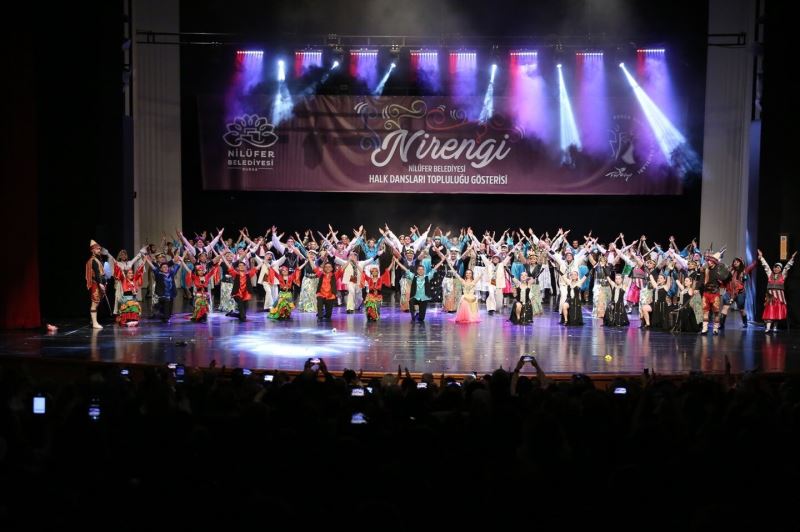 Nilüfer Halk Dansları Topluluğu “Nirengi” ile büyüledi