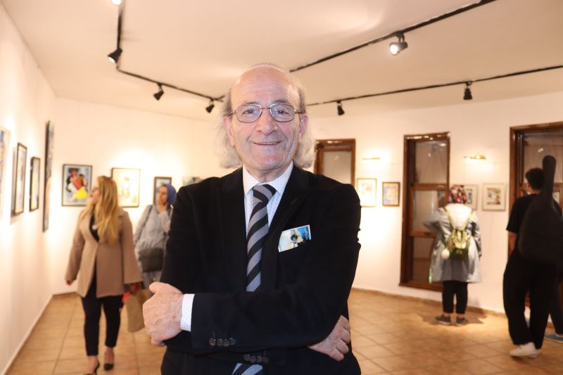 TÜRKAN ÇOBAN İLK KİŞİSEL RESİM SERGİSİNİ İZMİT BELEDİYESİ SANAT GALERİSİNDE AÇTI