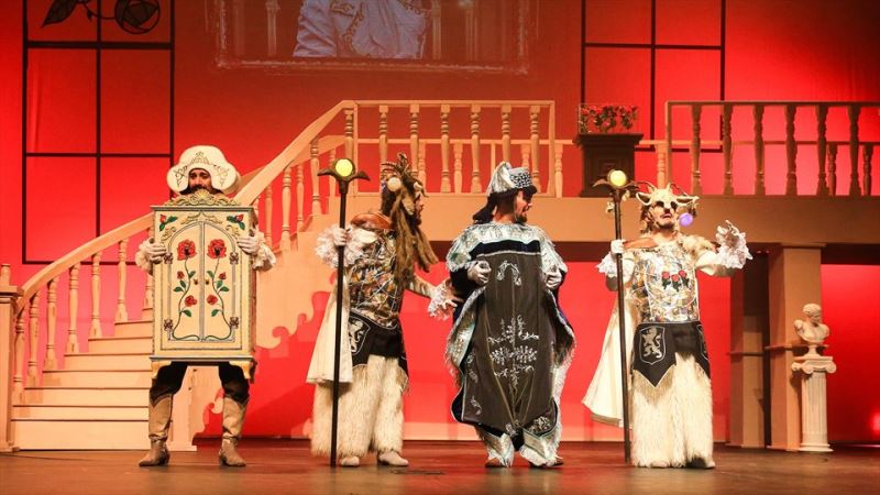 Uluslararası Tiyatro Festivali heyecanı sürüyor
