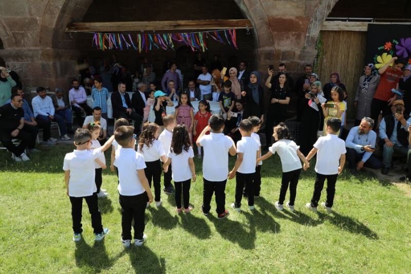 Belediye Başkanımız Av. Mustafa İlmek, İlçe Müftülüğü tarafından düzenlenen 4-6 yaş yıl sonu şenliği katıldı.
