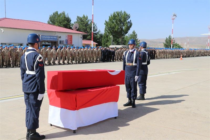 ŞEHİT UZMAN ÇAVUŞ AYDIN CEYLAN, DUALAR EŞLİĞİNDE UĞURLANDI