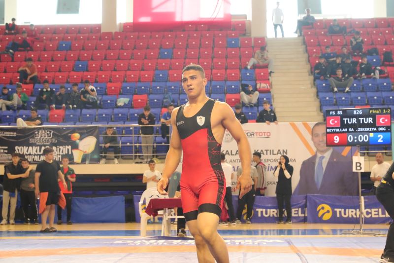 PAMUKKALE BELEDİYESPOR’UN ALTIN ÇOCUĞU BEYTULLAH SARI