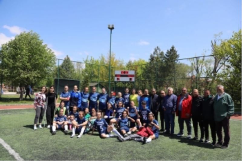 BÜYÜKŞEHİR’İN RAKİBİ UŞAK 64 OLDU
