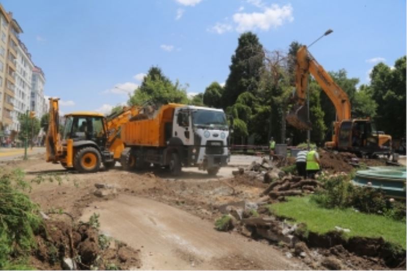 KAVŞAK PROJESİNDE SÖKÜM ÇALIŞMALARINA BAŞLANDI
