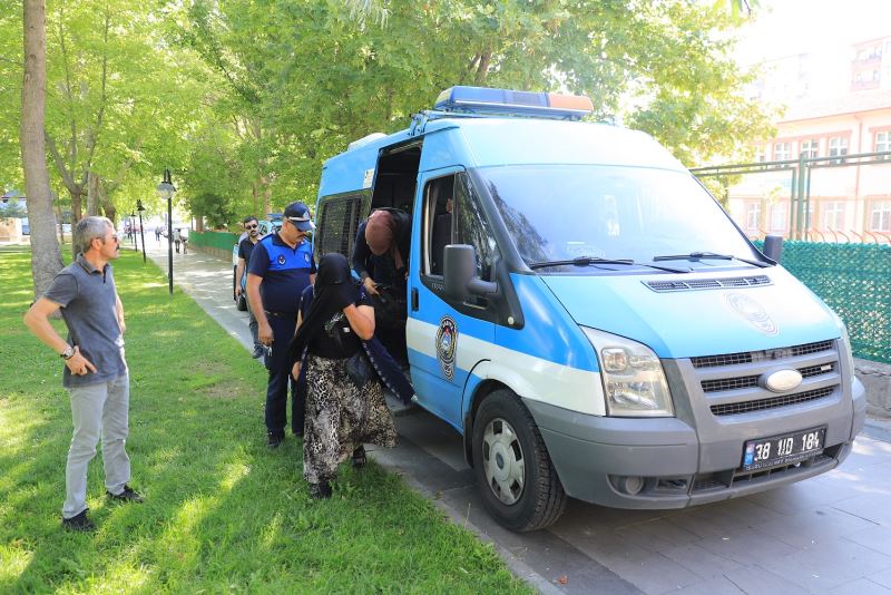 Büyükşehir Zabıtası ile Güven Timleri Dilencilere Göz Açtırmıyor